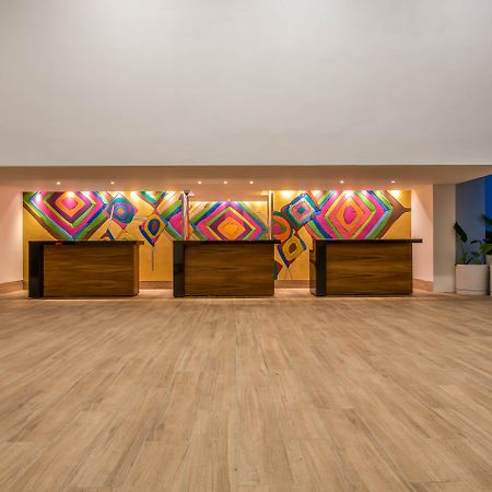 Grand Park Royal Puerto Vallarta Buitenkant foto Hotel's lobby