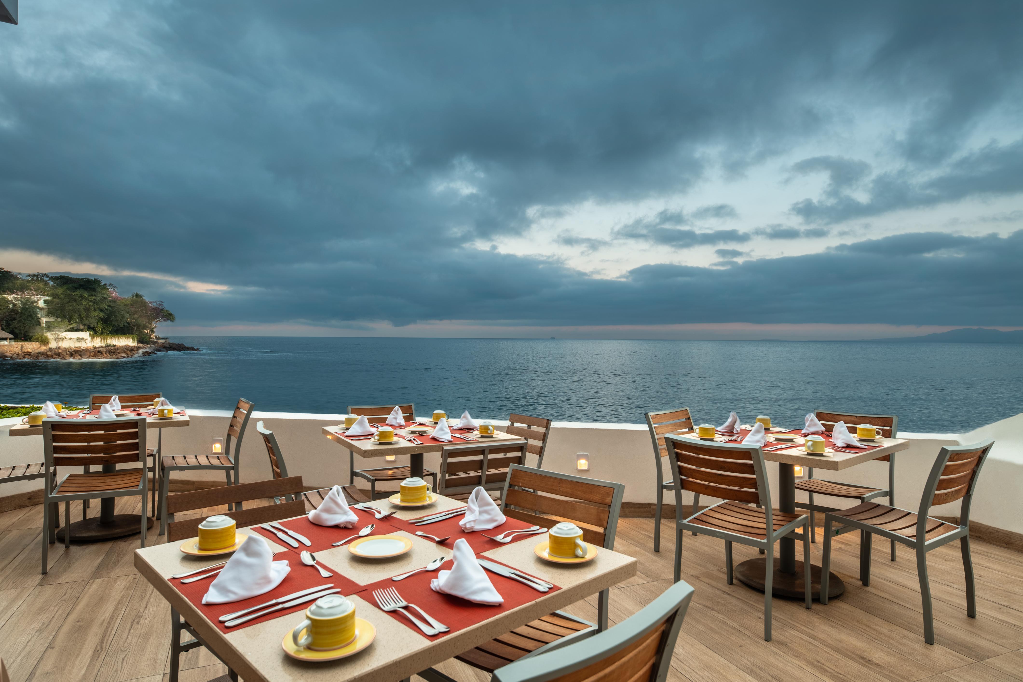 Grand Park Royal Puerto Vallarta Buitenkant foto The Deck