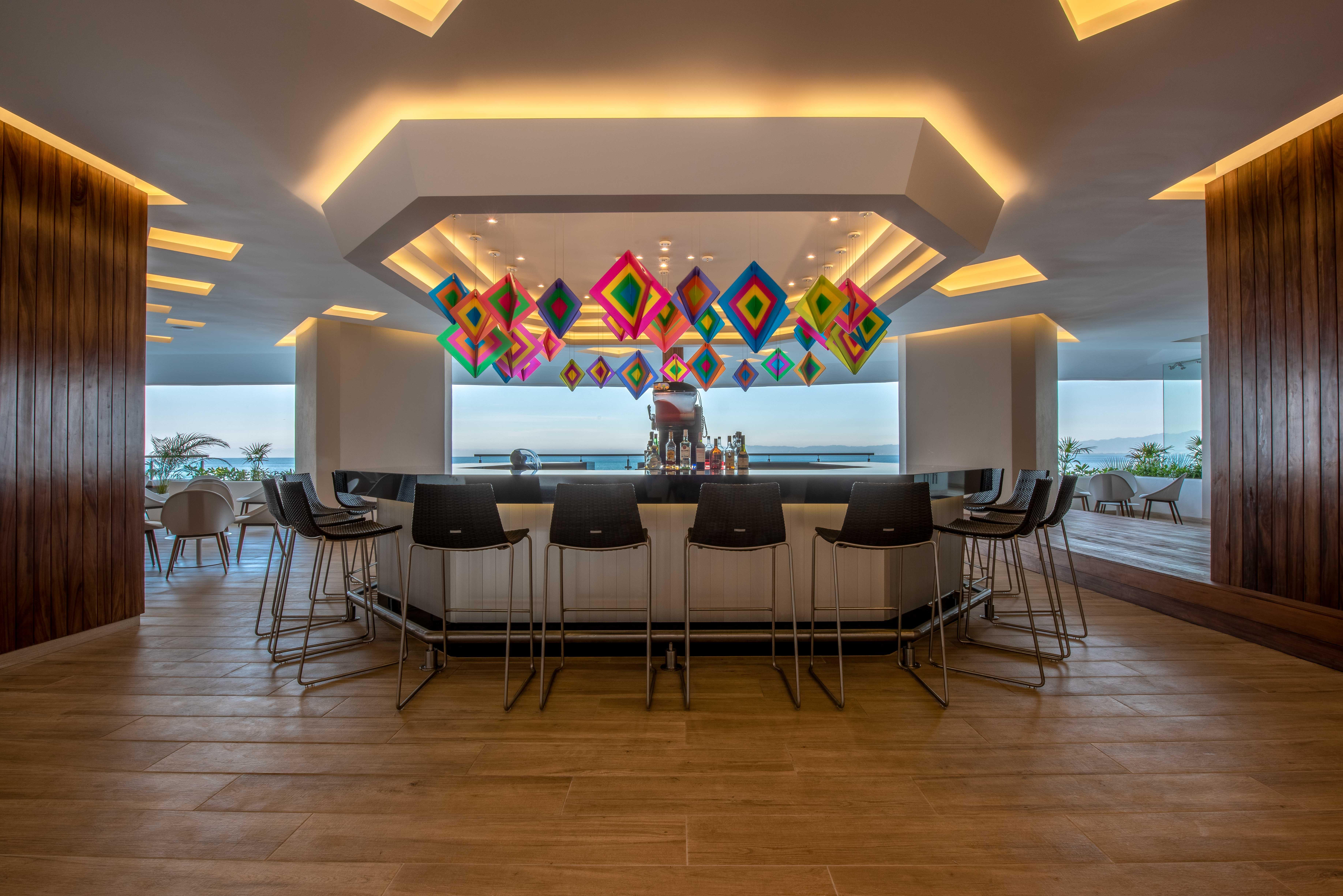 Grand Park Royal Puerto Vallarta Buitenkant foto The bar at the Sky Bar