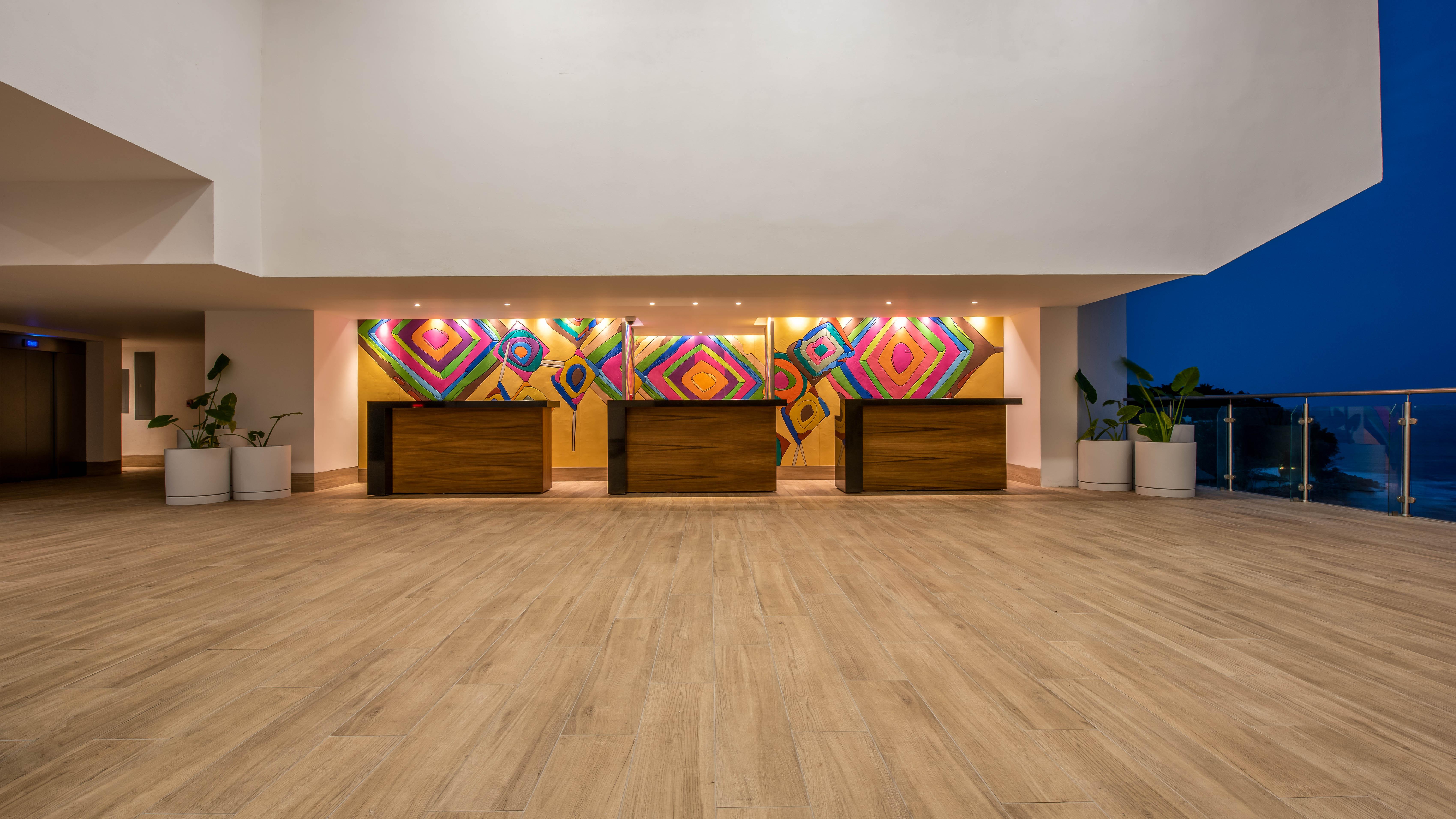 Grand Park Royal Puerto Vallarta Buitenkant foto Hotel's lobby