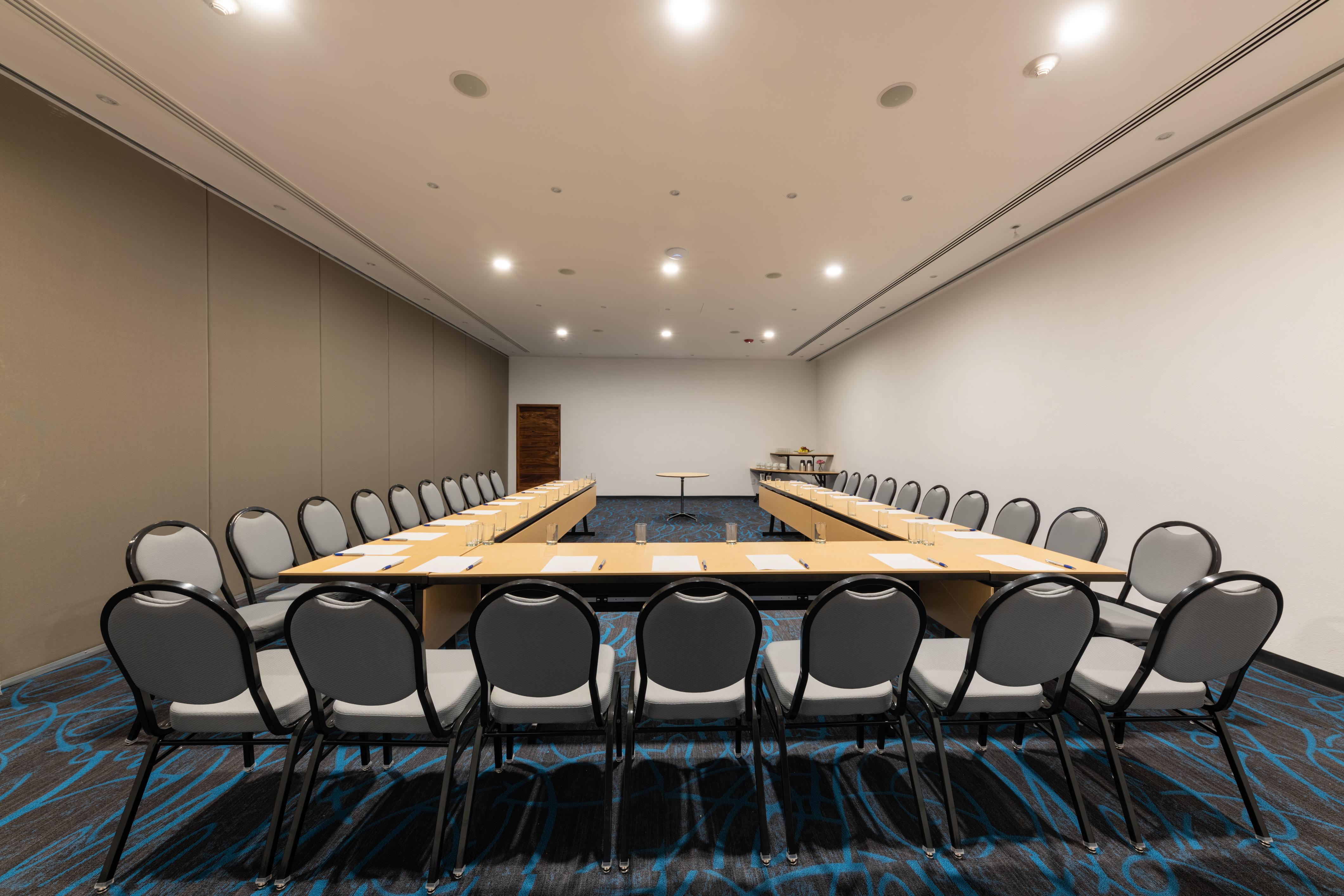 Grand Park Royal Puerto Vallarta Buitenkant foto Meeting room