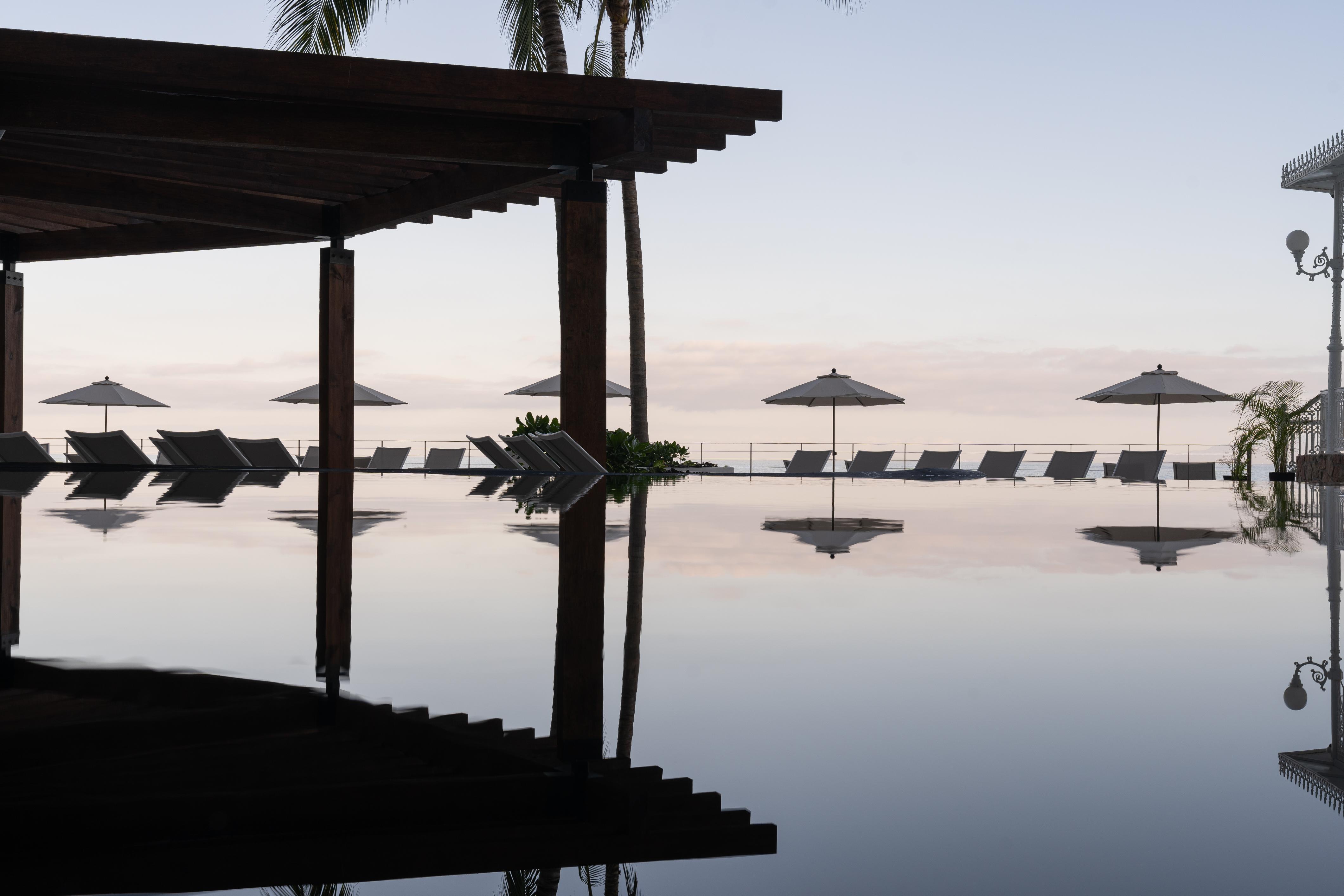 Grand Park Royal Puerto Vallarta Buitenkant foto Infinity pool at the Four Seasons Resort, Punta Mita, Mexico