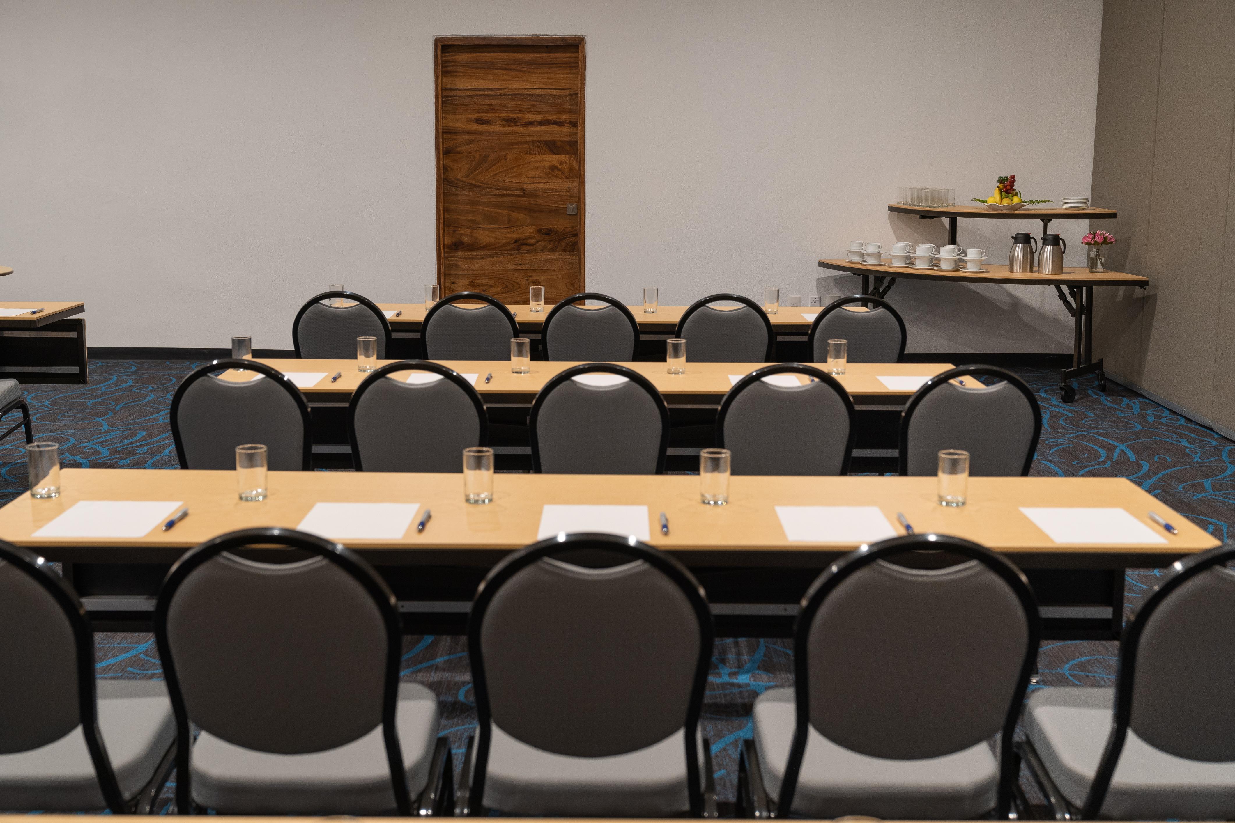 Grand Park Royal Puerto Vallarta Buitenkant foto The meeting room