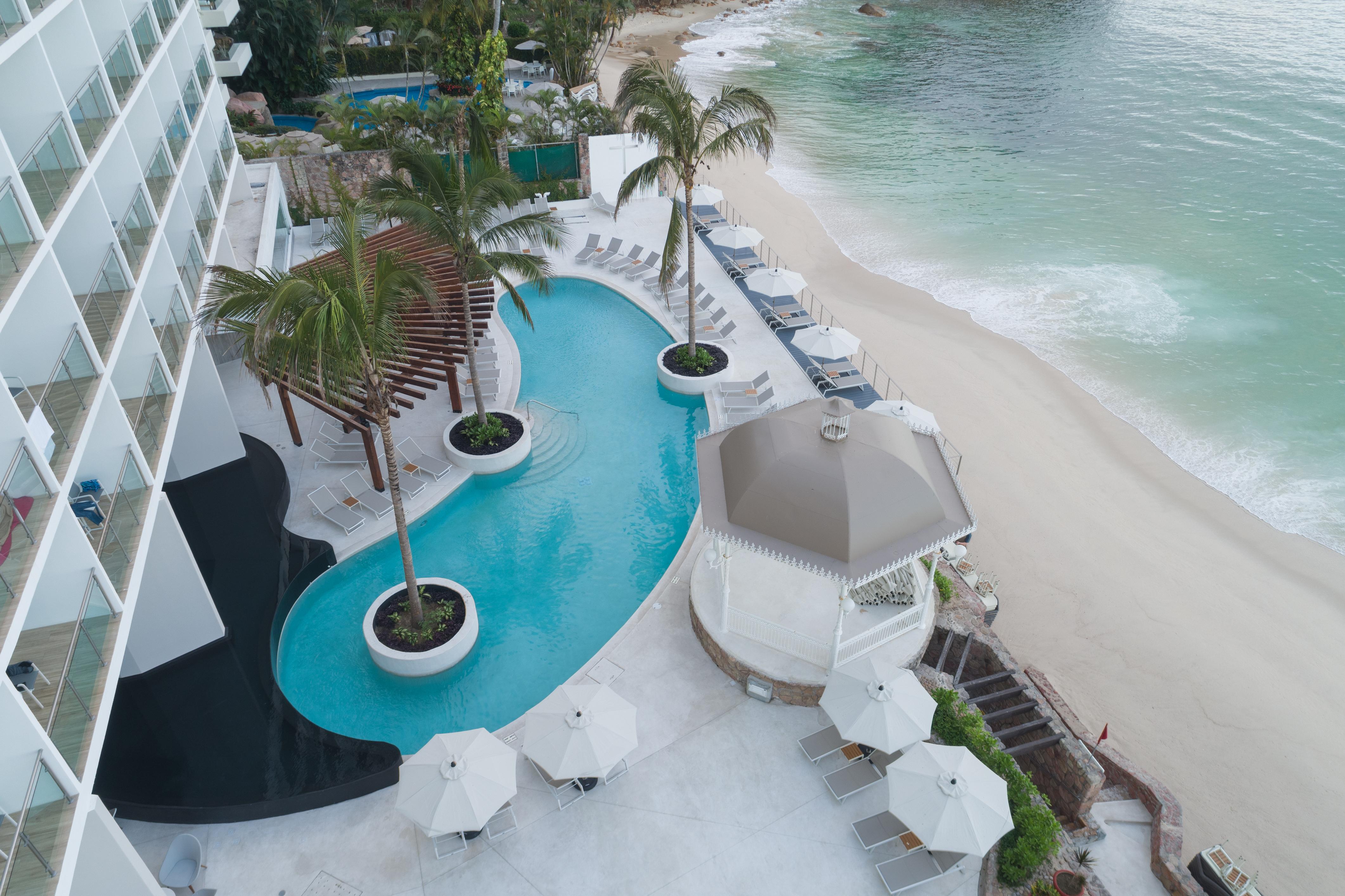 Grand Park Royal Puerto Vallarta Buitenkant foto Aerial view of the beach at the Grand Palladium White Sand Resort & Spa