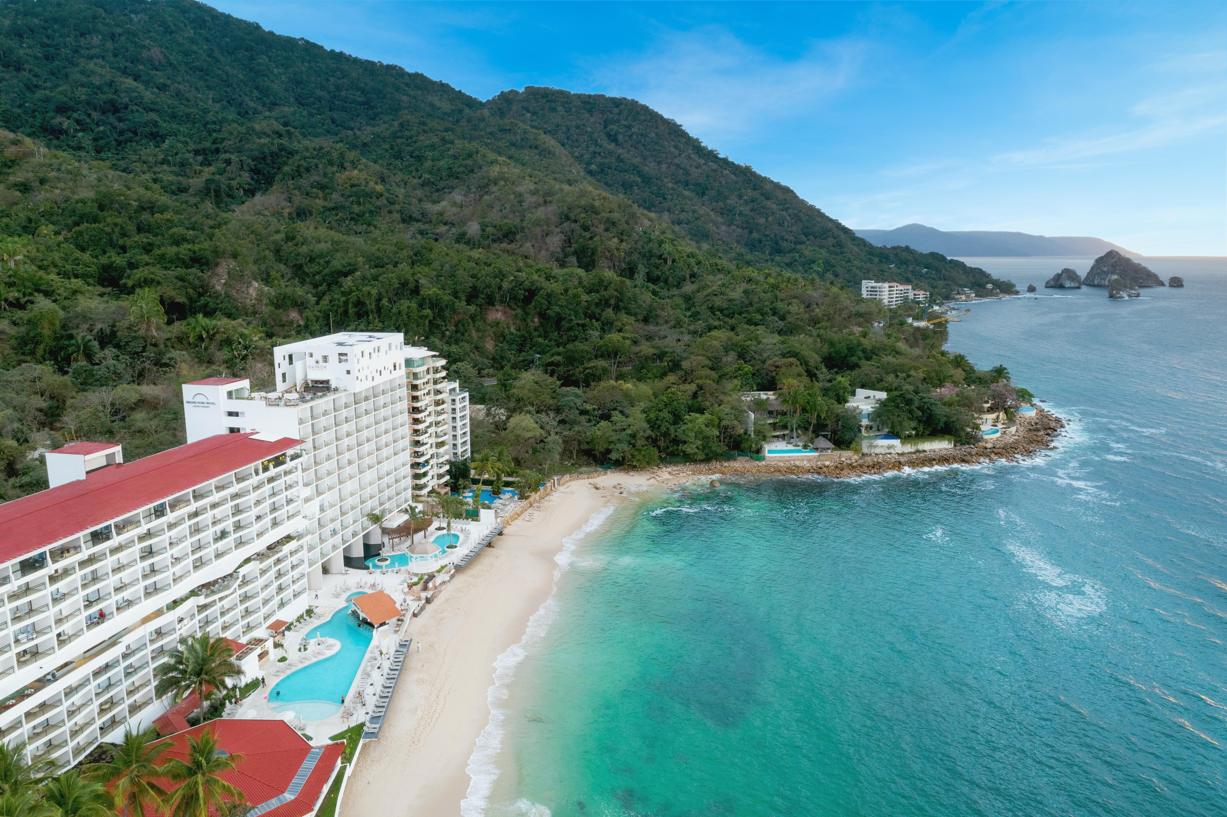 Grand Park Royal Puerto Vallarta Buitenkant foto Aerial view of the resort